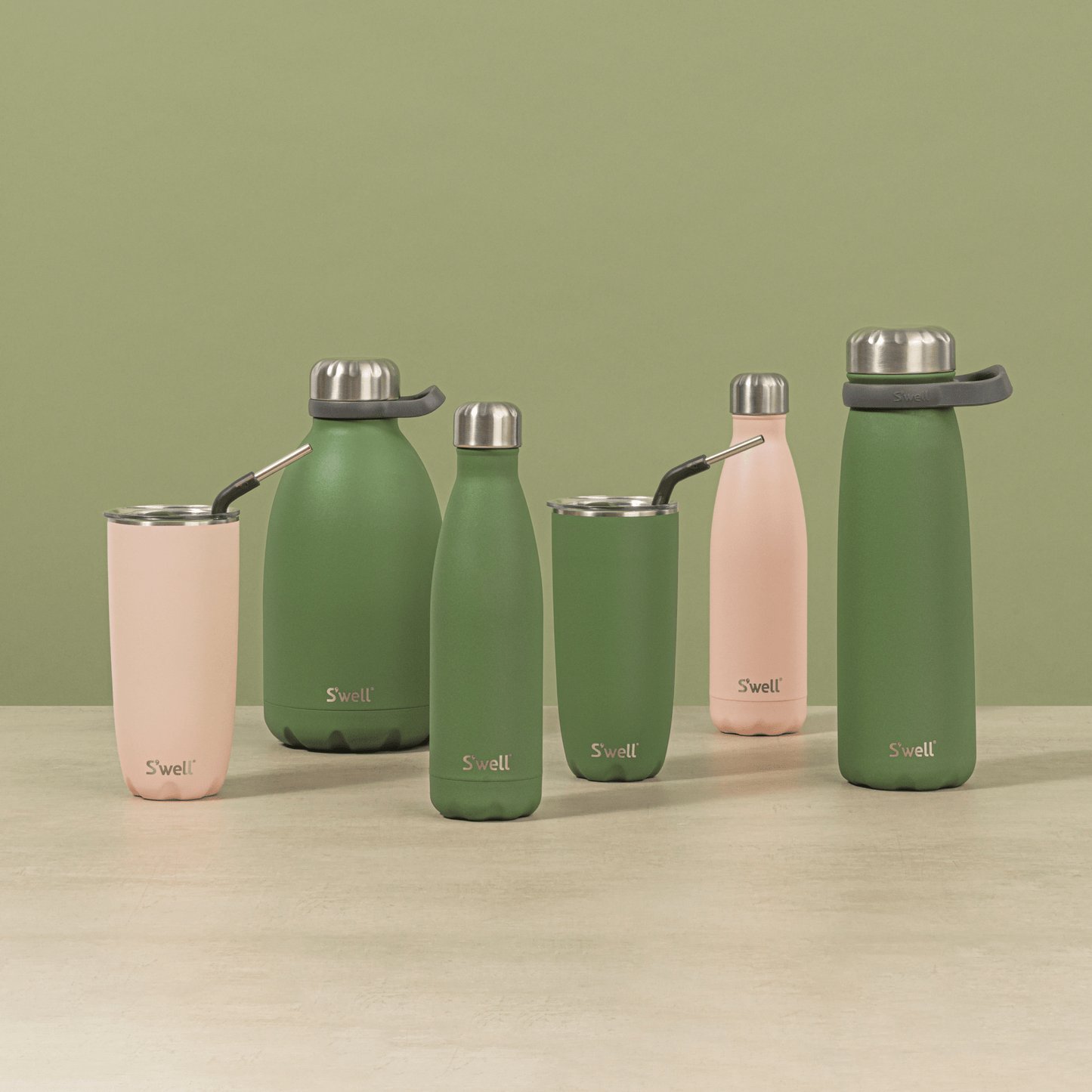 roamer-64oz-x5 Swell-64oz-GreenJasper-Roamer-Lifestyle.png