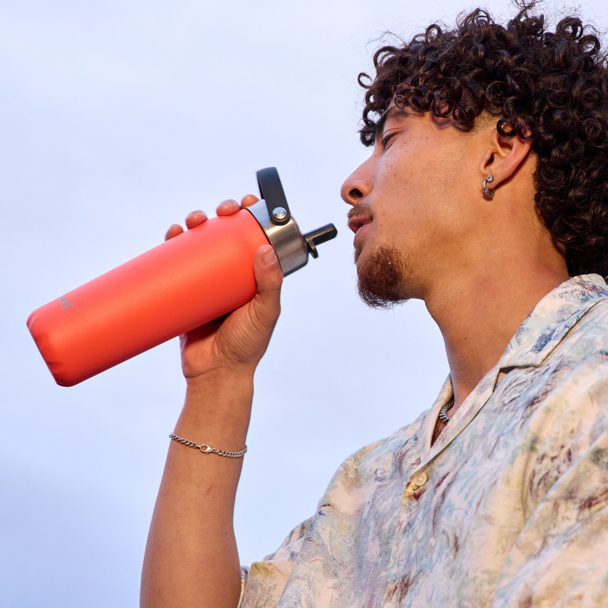 explorer-with-flip-straw-lid-24oz-c8 Swell-Radiant-Coral-Explorer.jpg